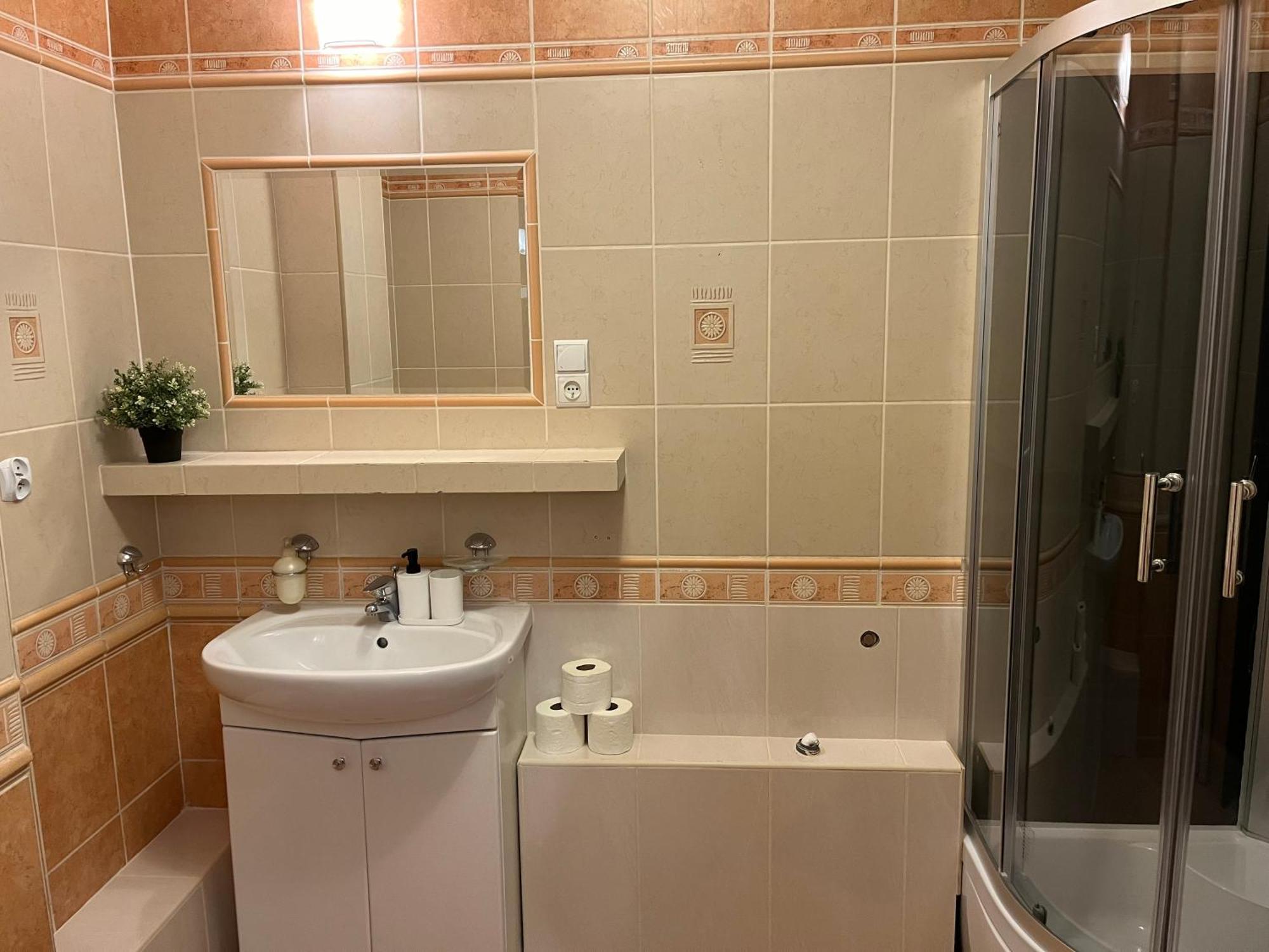 Coser Apartamenty Grzybowska Varsovia Exterior foto